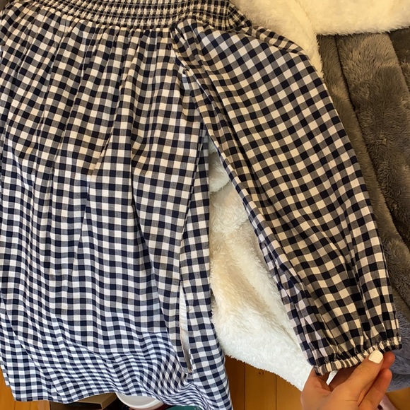 Abercrombie and Fitch off the shoulder dress - Picture 5 of 5